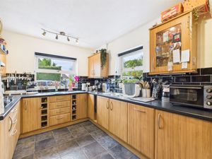 Kitchen- click for photo gallery